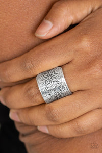 1-049 Wild Meadows - Silver